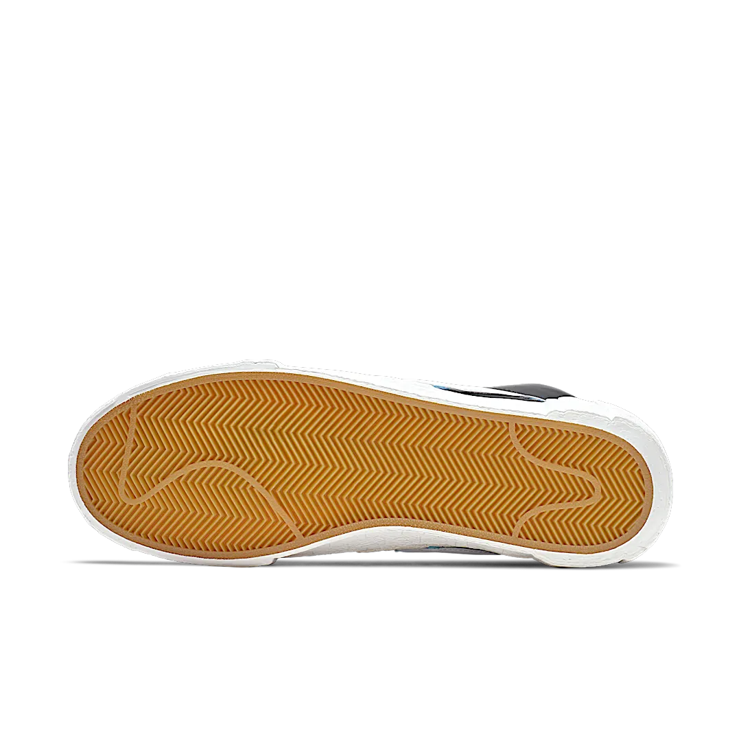 Overkicks - Nike Blazer Mid sacai White Black Legend Blue (BV0072-001) - detalle suela
