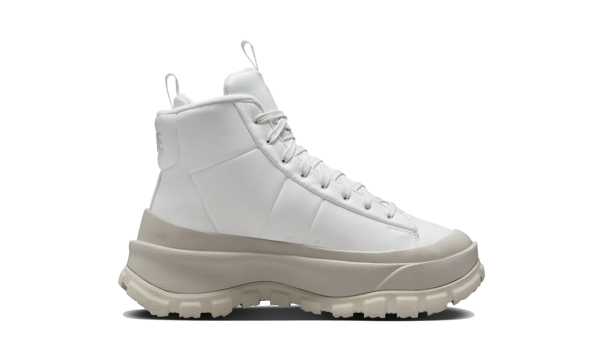 Overkicks - Nike Blazer Roam Mid Summit White Light Bone University Gold Phantom (Womens) (FQ9065-100) - detalle suela