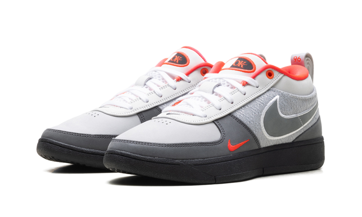 Overkicks - Nike Book 1 Solar Red 95 (IR0838-001 / IR0839-001) - vista trasera