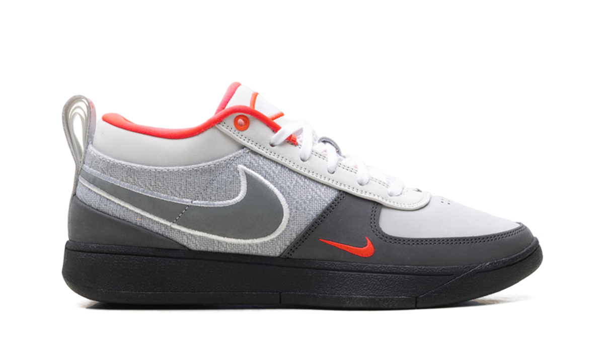Overkicks - Nike Book 1 Solar Red 95 (IR0838-001 / IR0839-001) - detalle talon