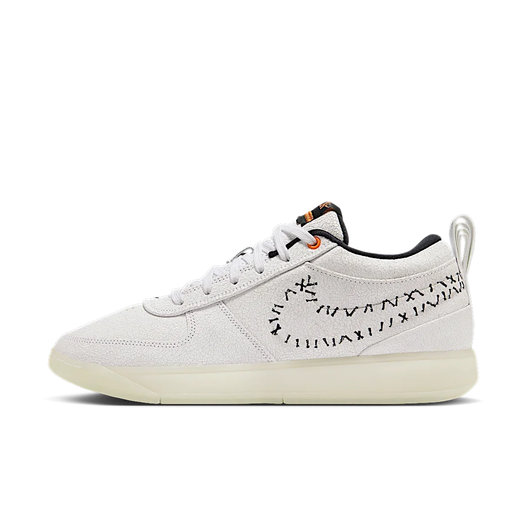Overkicks - Nike Book 1 The Nightmare Before Christmas (FJ4249-102/FJ4250-102) - vista lateral