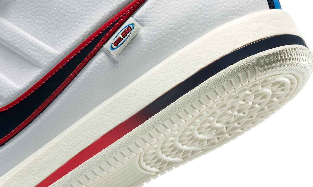 Overkicks - Nike Book 2 WNBA 30th Anniversary (IR6333-100/IR6332-100) - detalle