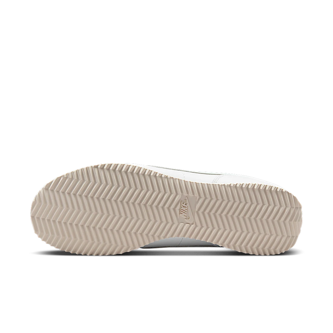 Overkicks - Nike Cortez Leather Summit White Light Silver (DN1791-106) - detalle suela