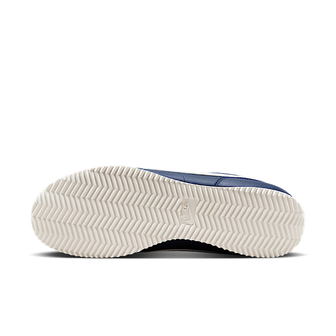 Overkicks - Nike Cortez Midnight Navy (DM4044-400) - detalle suela