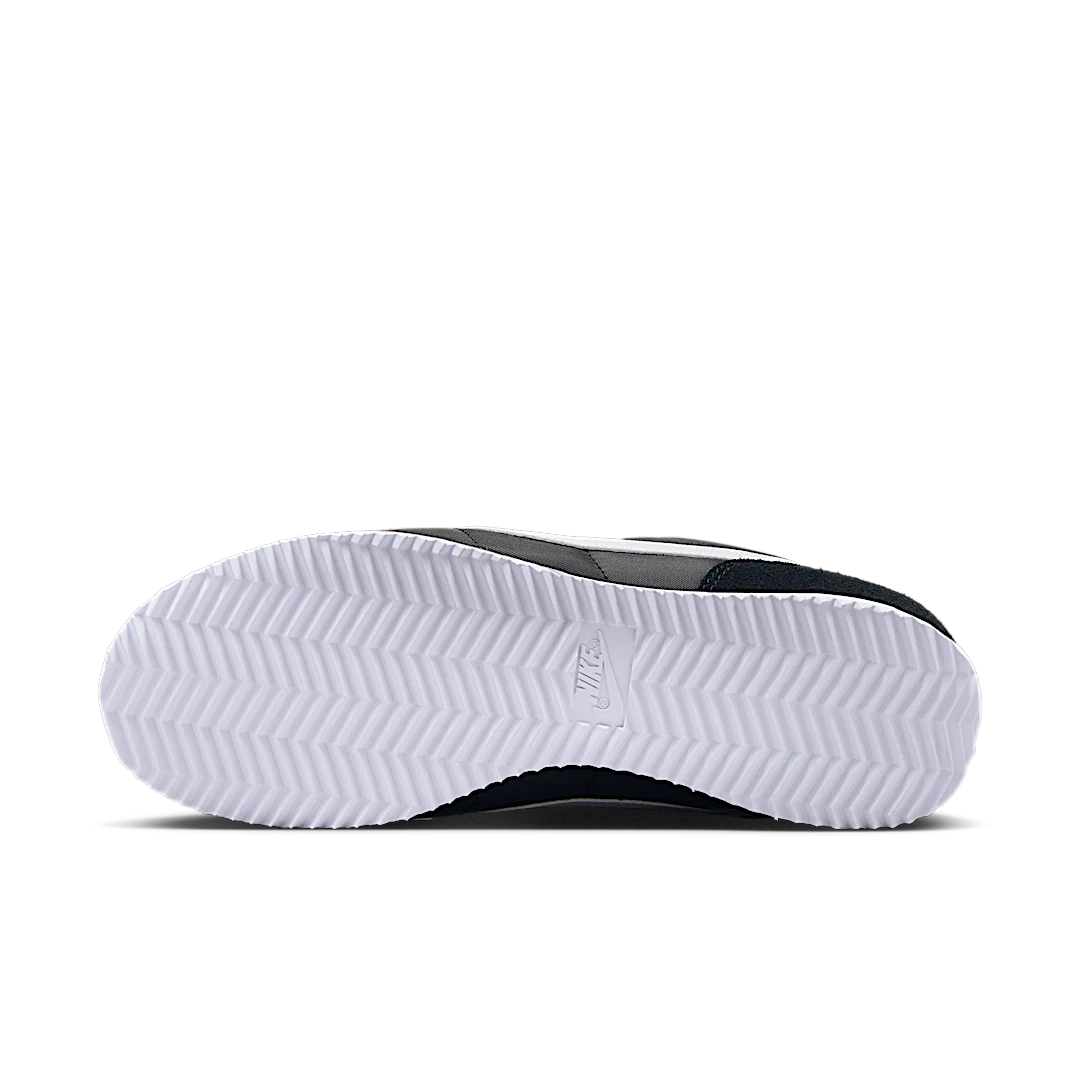 Overkicks - Nike Cortez Nylon Black White (Womens) (DZ2795-001) - detalle suela
