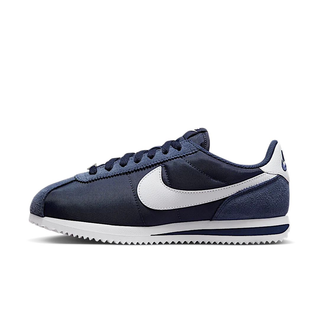 Overkicks - Nike Cortez Nylon Midnight Navy White (Womens) (DZ2795-400) - vista lateral