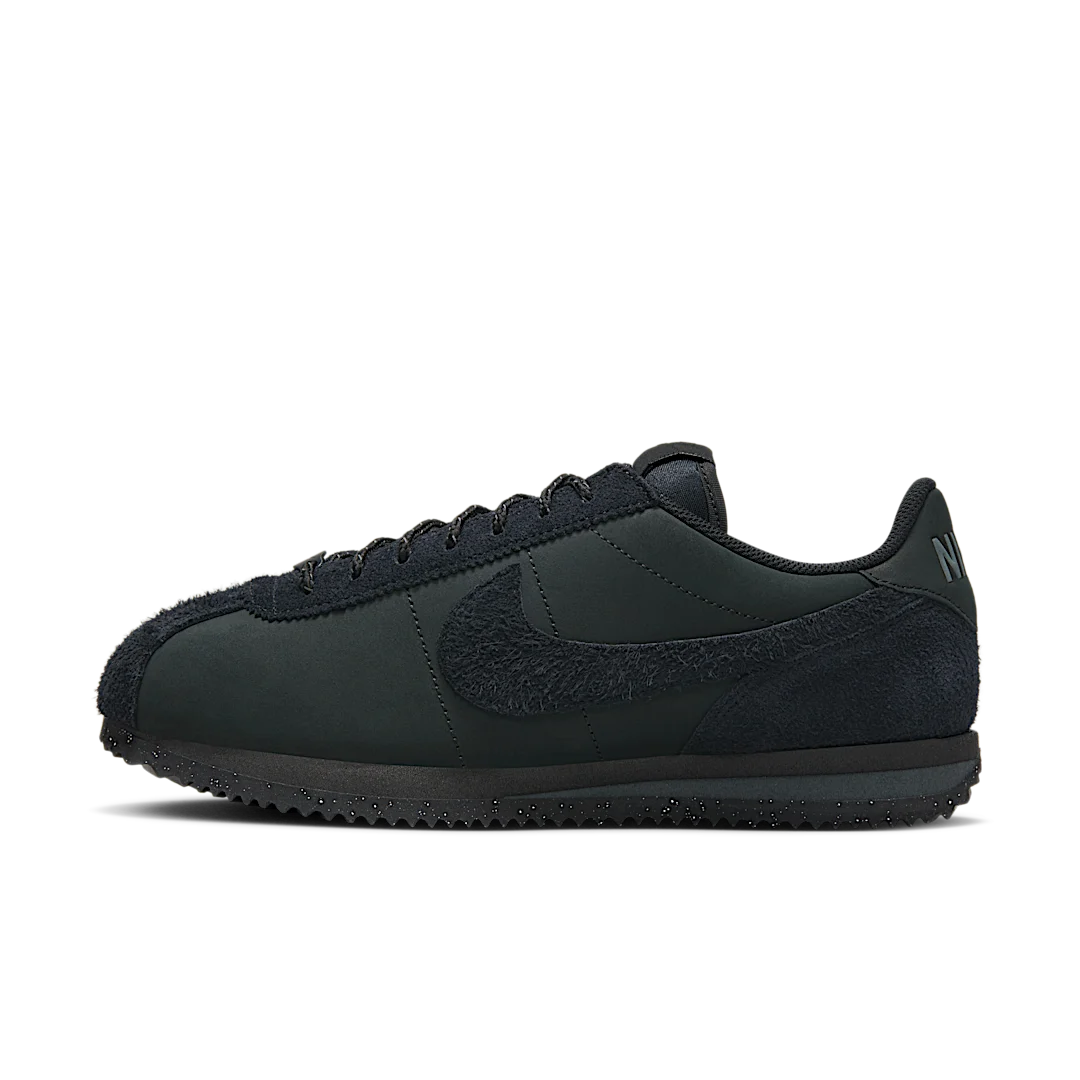 Overkicks - Nike Cortez PRM Great Outdoors Triple Black (FJ5465-010) - vista lateral