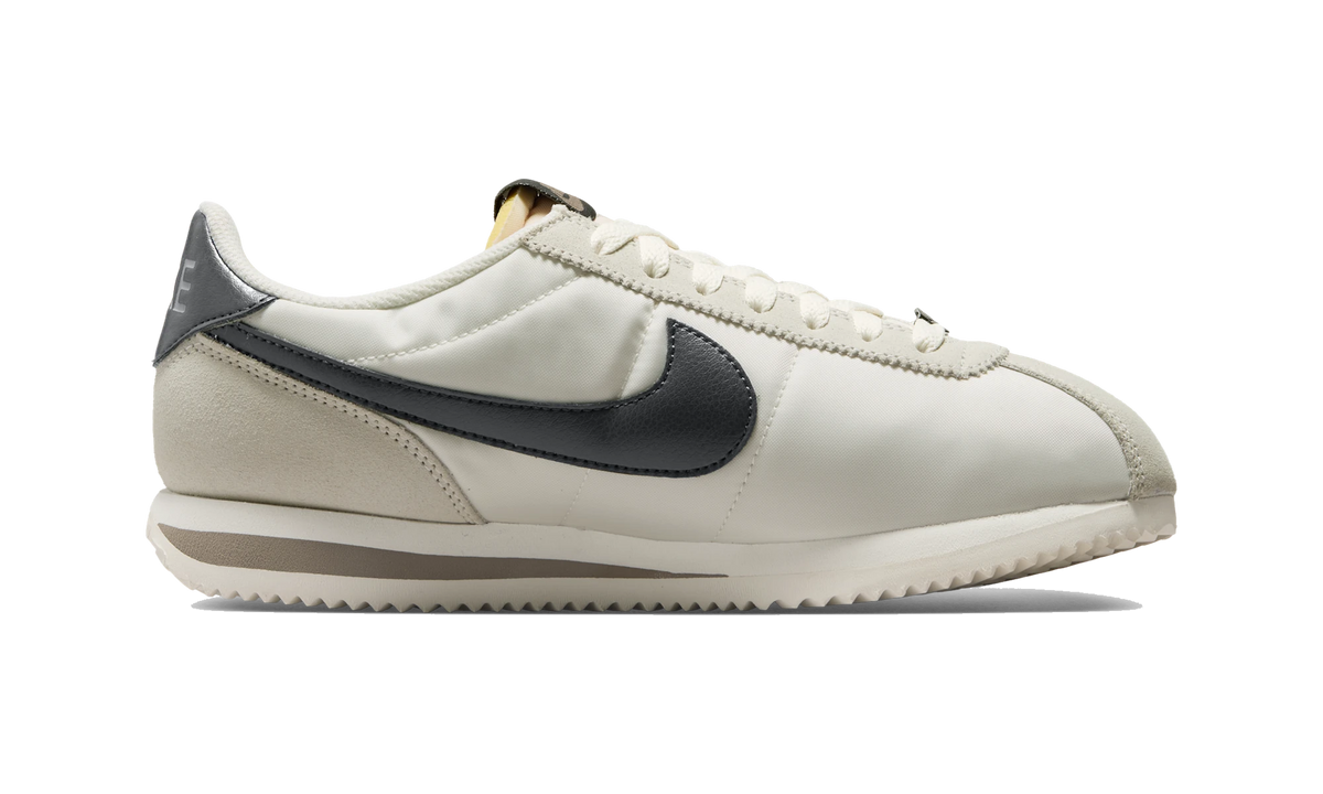 Overkicks - Nike Cortez Phantom Sail Mink Brown Off-Noir (Womens) (IU7556-030) - detalle suela