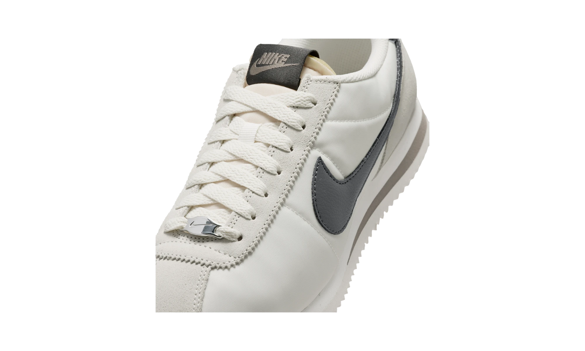 Overkicks - Nike Cortez Phantom Sail Mink Brown Off-Noir (Womens) (IU7556-030) - detalle lateral interior