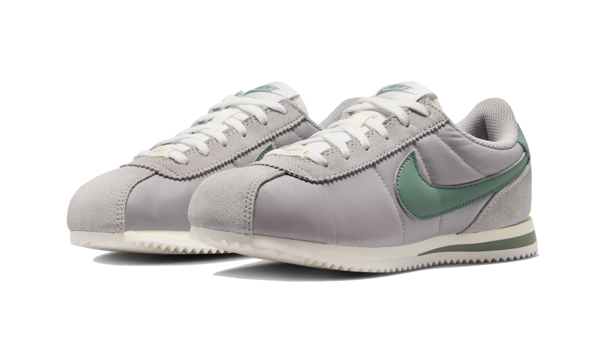 Overkicks - Nike Cortez Textile College Grey Clay Green (GS) (IH7654-005) - imagen 2