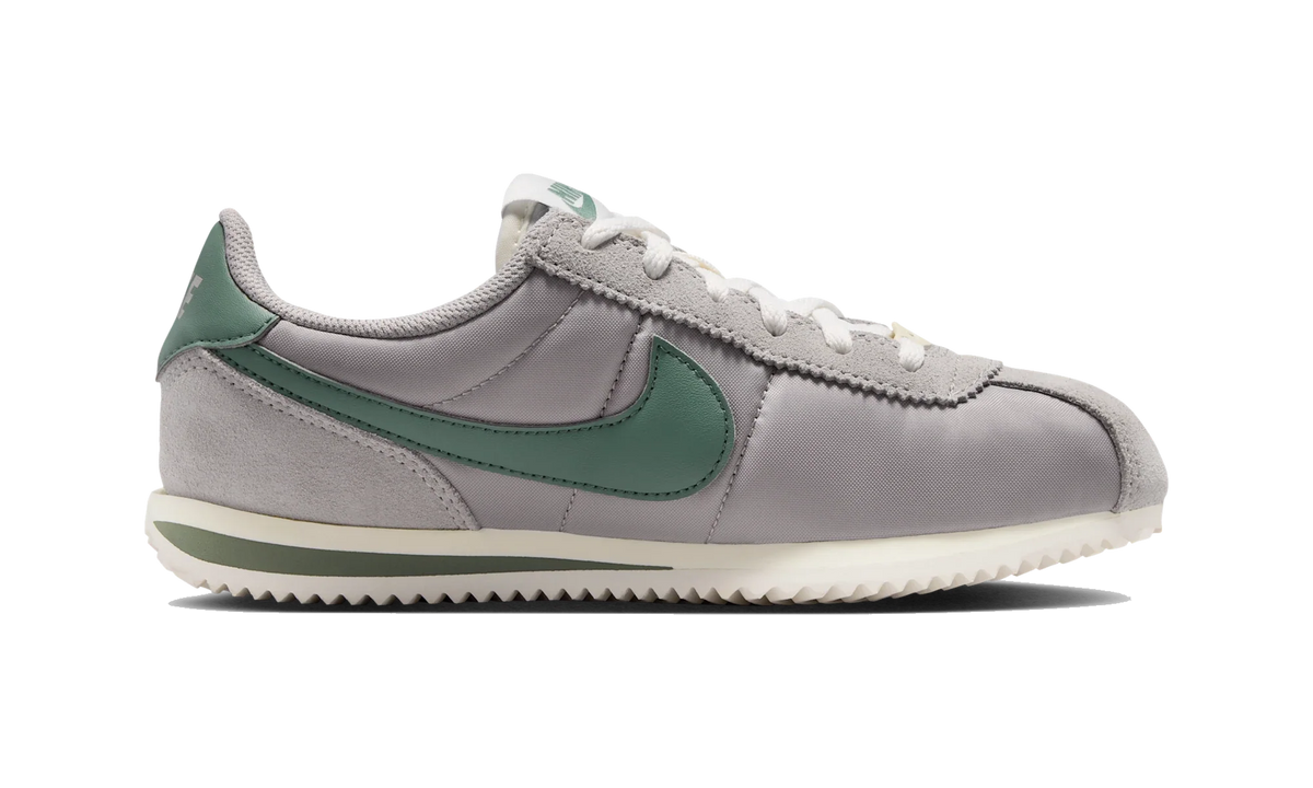 Overkicks - Nike Cortez Textile College Grey Clay Green (GS) (IH7654-005) - imagen 4