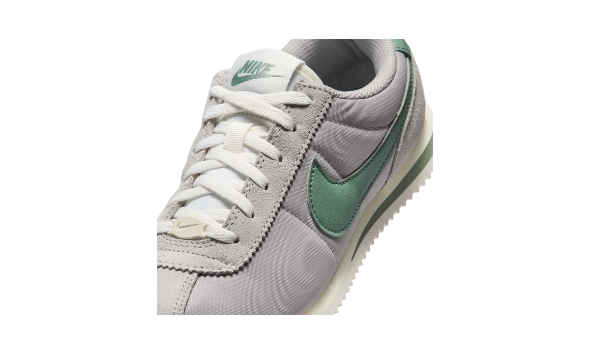 Overkicks - Nike Cortez Textile College Grey Clay Green (GS) (IH7654-005) - imagen 7