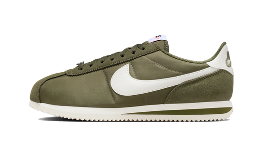 Overkicks - Nike Cortez Textile Medium Olive Sail (Womens) (DZ2795-204) - vista lateral