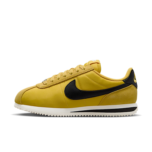 Overkicks - Nike Cortez Vivid Sulfur (Womens) (DZ2795-700) - vista lateral
