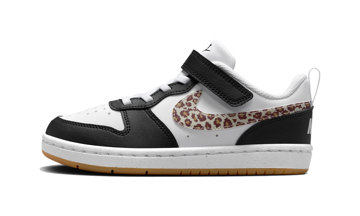 Overkicks - Nike Court Borough Low Black White Leopard Swoosh (PS) (IR0564-001) - vista lateral