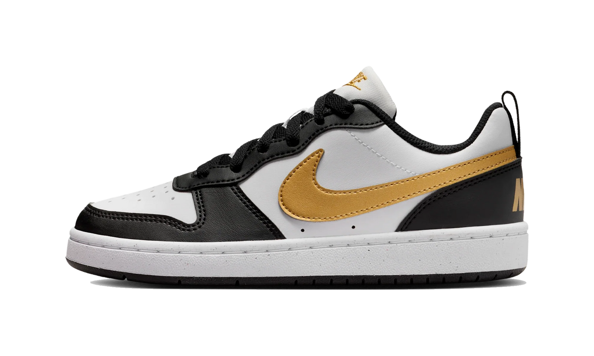Overkicks - Nike Court Borough Low Recraft Black White Metallic Gold (GS) (DV5456-008) - vista lateral