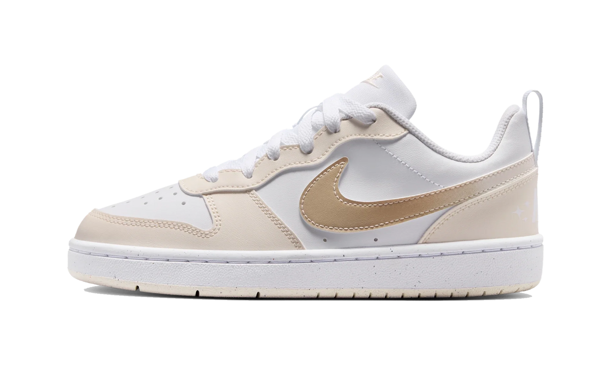 Overkicks - Nike Court Borough Low White Chalk Shimmer (GS) (IR5462-100) - vista lateral