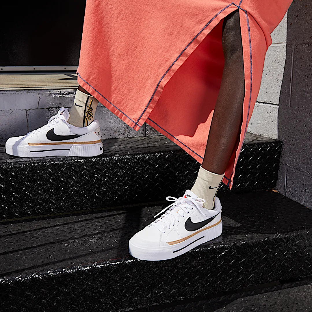 Overkicks - Nike Court Legacy Lift White Black (Womens) (DM7590-100) - detalle suela