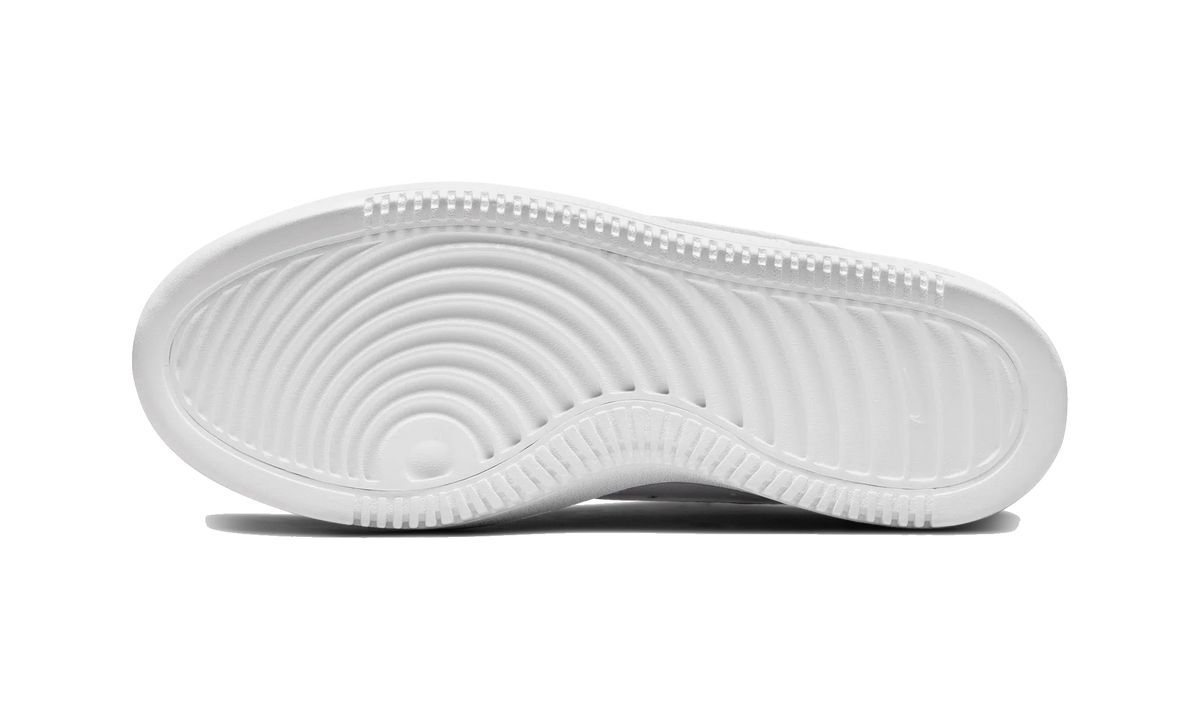Overkicks - Nike Court Vision Alta Low Triple White (Womens) (DM0113-100) - par completo