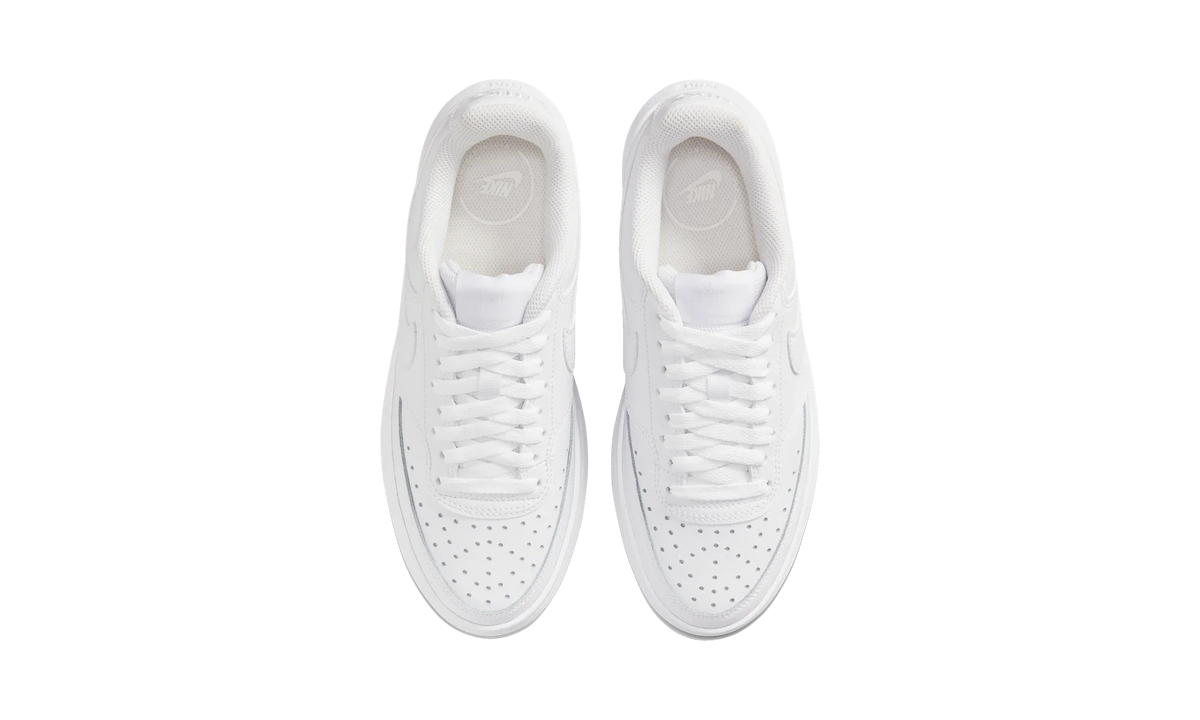Overkicks - Nike Court Vision Alta Low Triple White (Womens) (DM0113-100) - vista superior