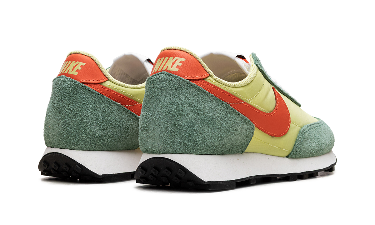 Overkicks - Nike Daybreak Limelight Electro Orange (BV7725-300) - par completo