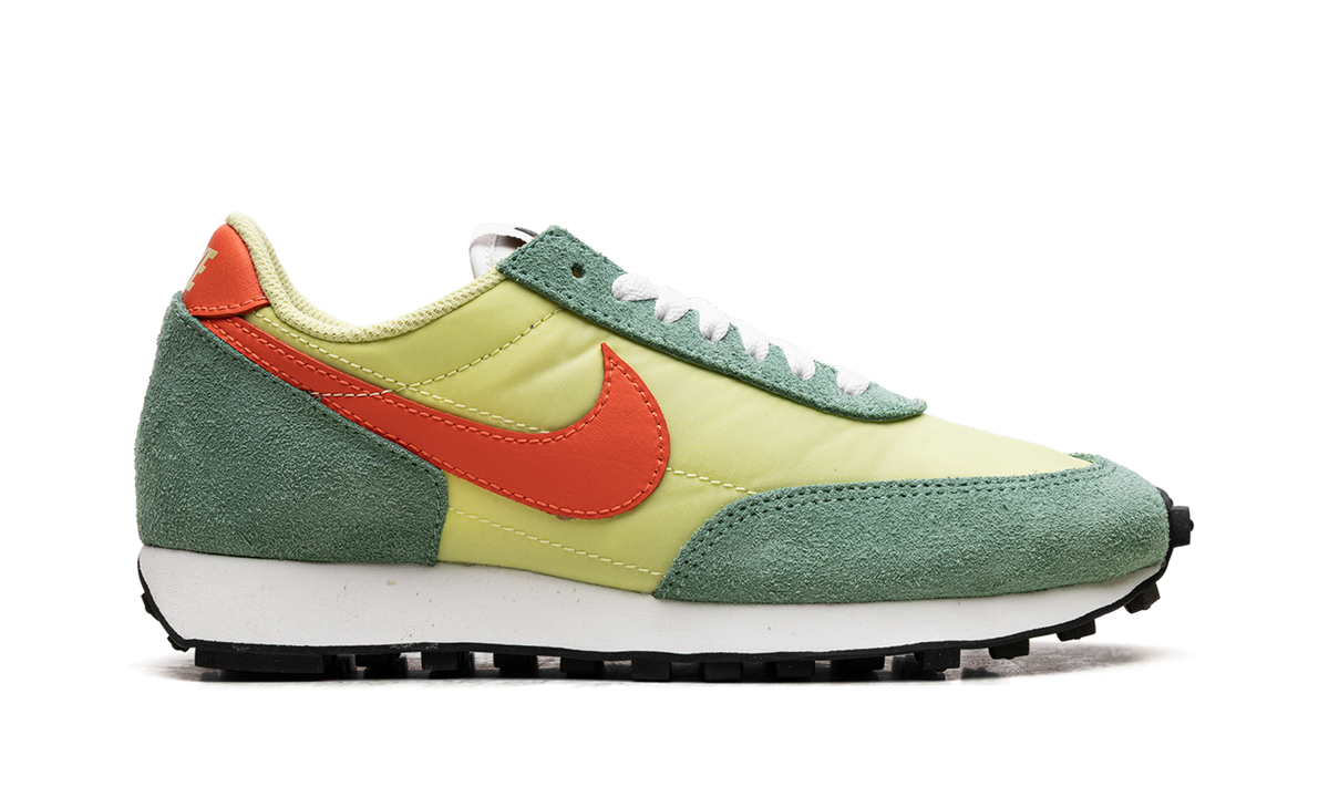 Overkicks - Nike Daybreak Limelight Electro Orange (BV7725-300) - detalle talon