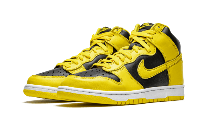 Overkicks - Nike Dunk High Iowa (2020) (CZ8149-002) - vista trasera