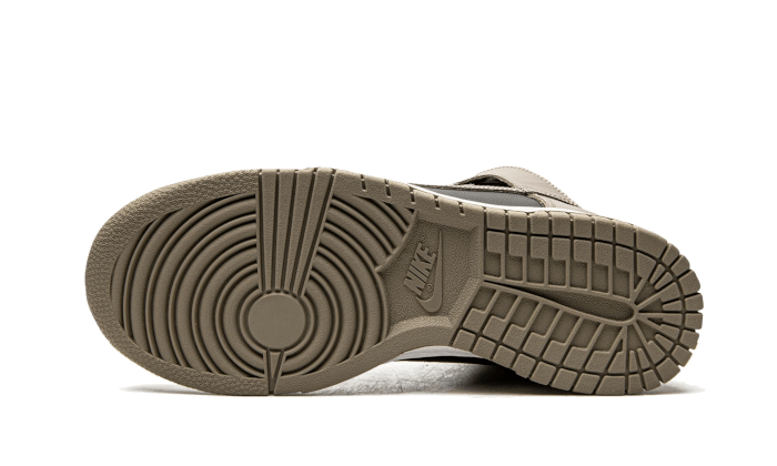 Overkicks - Nike Dunk High Moon Fossil (DD1869-002) - detalle suela