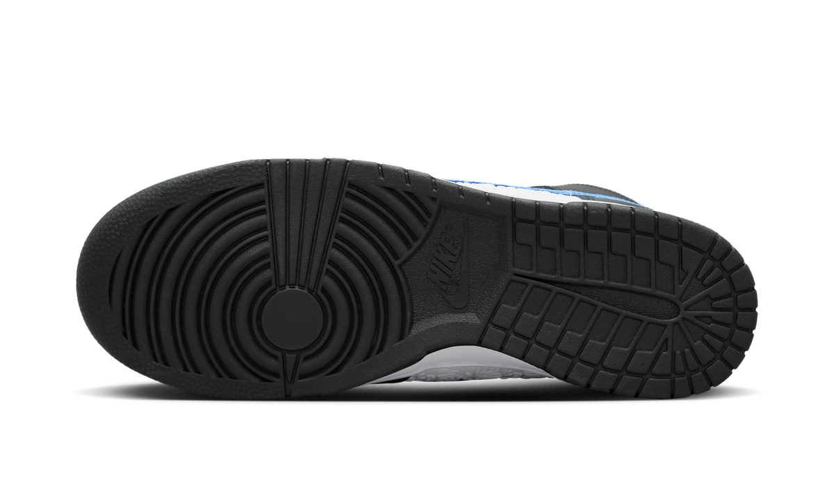 Overkicks - Nike Dunk High Retro FLC Black University Blue White (FJ4210-001) - par completo