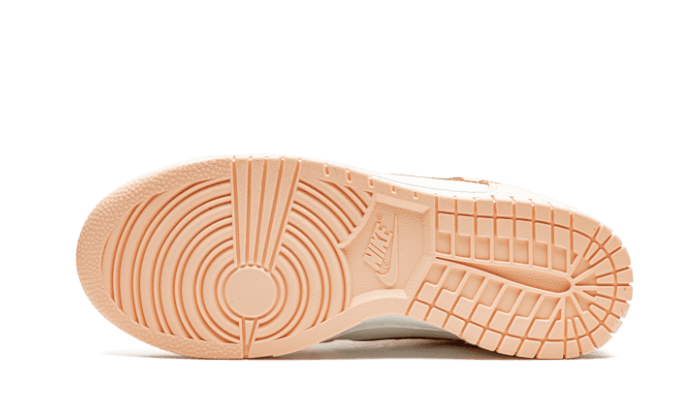 Overkicks - Nike Dunk High Sail Crimson Tint (DD1869-104) - detalle suela
