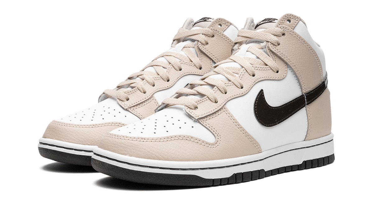 Overkicks - Nike Dunk High White Sanddrift Brown (FD9874-100) - vista trasera