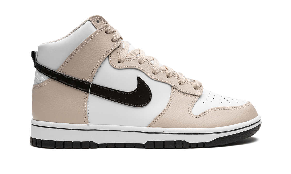 Overkicks - Nike Dunk High White Sanddrift Brown (FD9874-100) - detalle talón