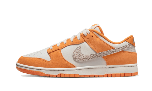 Overkicks - Nike Dunk Low AS Safari Swoosh Kumquat (DR0156-800) - vista lateral