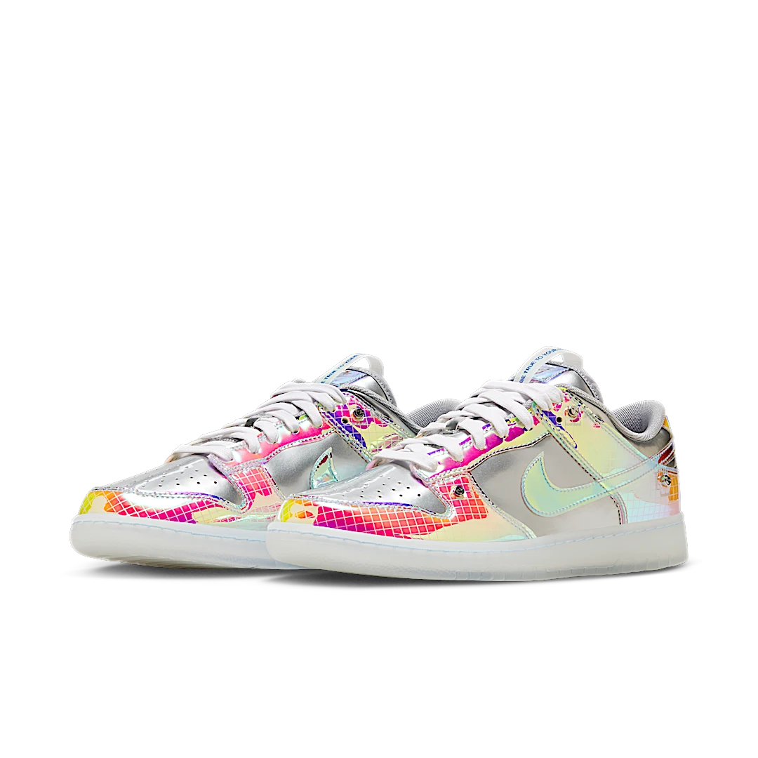 Overkicks - Nike Dunk Low Be True Hyperflat (FN8882-001) - vista trasera