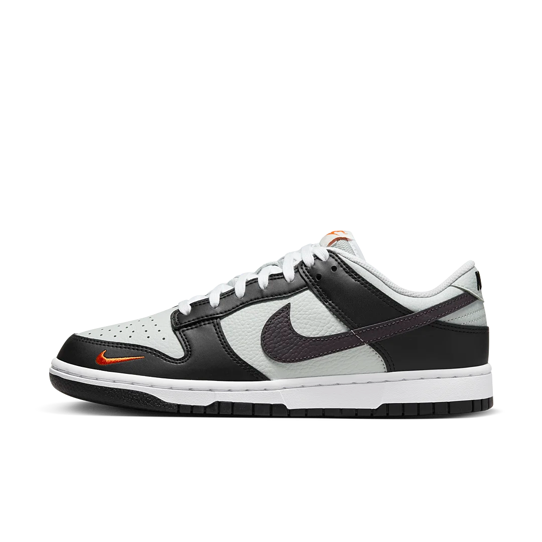 Overkicks - Nike Dunk Low Black Total Orange Mini Swoosh (FN7808-001) - vista lateral