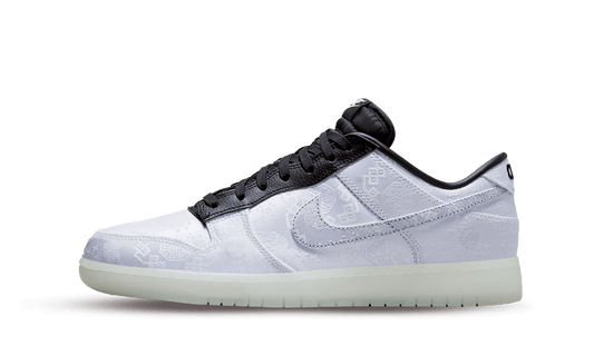 Overkicks - Nike Dunk Low CLOT Fragment White (FN0315-110) - vista lateral