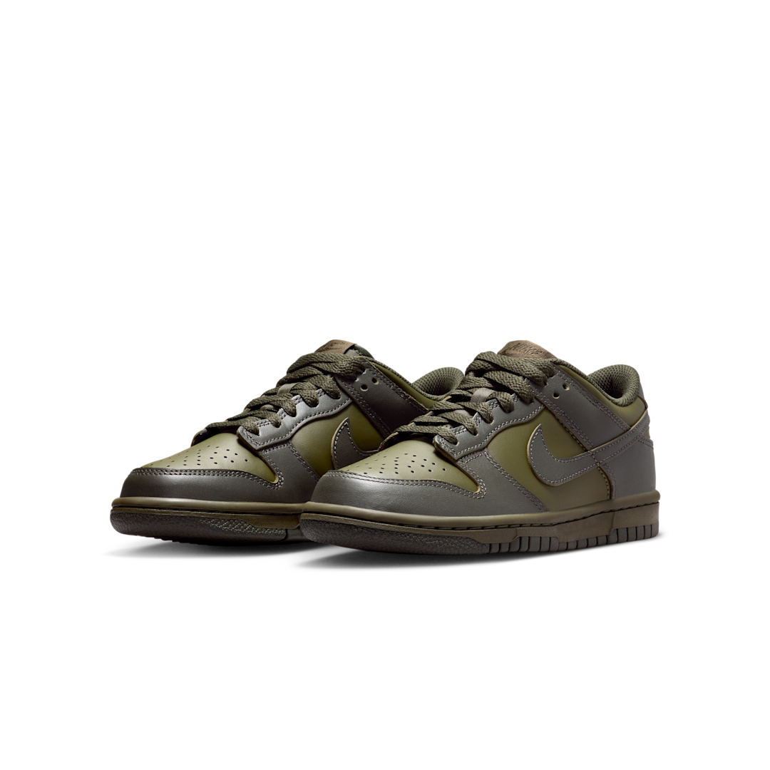 Overkicks - Nike Dunk Low Cargo Khaki Sequoia (GS) (FB9109-302) - imagen 2