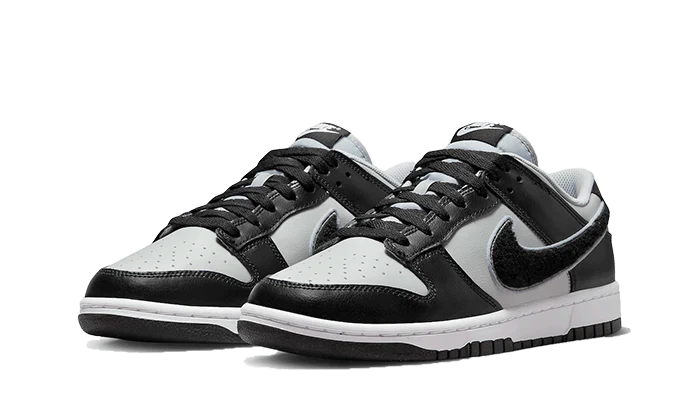 Overkicks - Nike Dunk Low Chenille Swoosh Black Grey (DQ7683-001) - vista trasera
