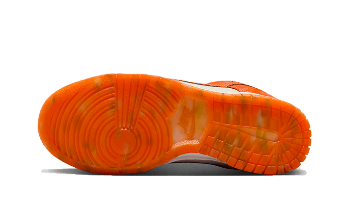 Overkicks - Nike Dunk Low Cracked Orange (FN7773-001) - par completo