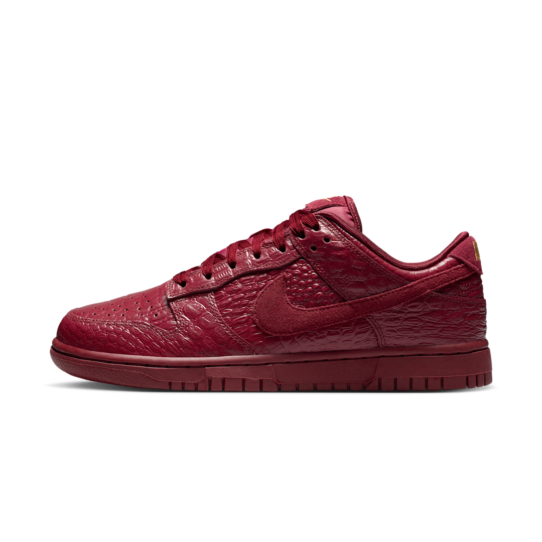 Overkicks - Nike Dunk Low Crocodile Team Red (HV4388-600) - vista lateral