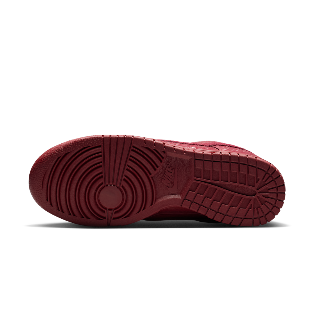 Overkicks - Nike Dunk Low Crocodile Team Red (HV4388-600) - detalle suela