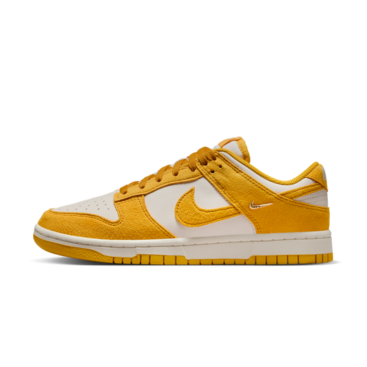 Overkicks - Nike Dunk Low Dark Sulfur Gold Mini Swoosh (IB4417-101) - vista lateral