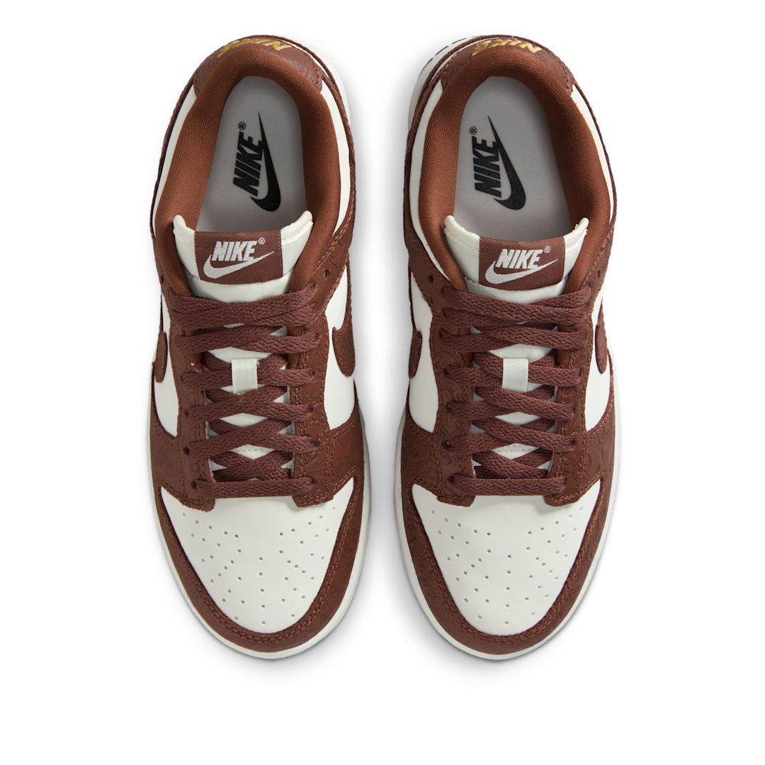 Overkicks - Nike Dunk Low Embossed Baroque Sail Fauna Brown (IF3944-100) - par completo