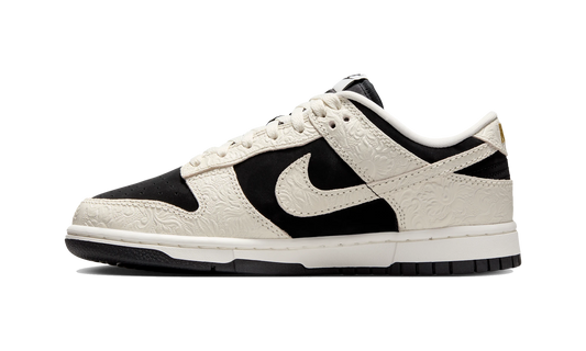 Overkicks - Nike Dunk Low Embossed Black Sail (IF3944-001) - vista lateral