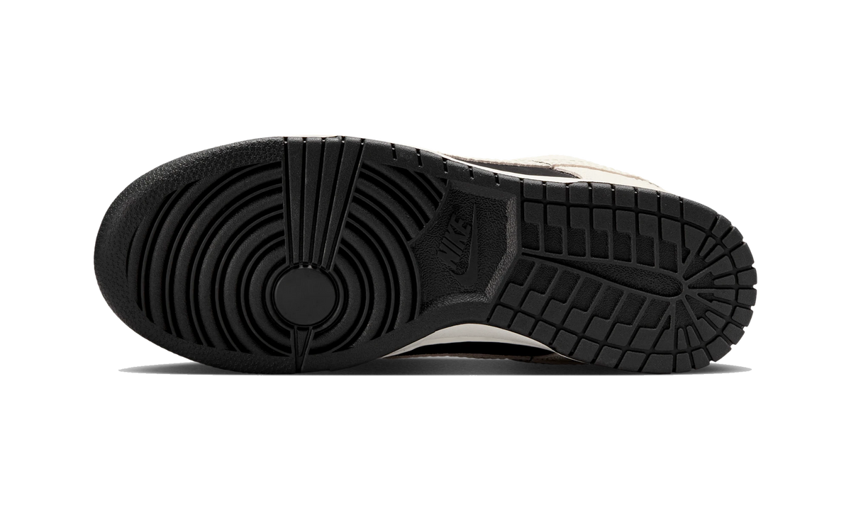 Overkicks - Nike Dunk Low Embossed Black Sail (IF3944-001) - par completo