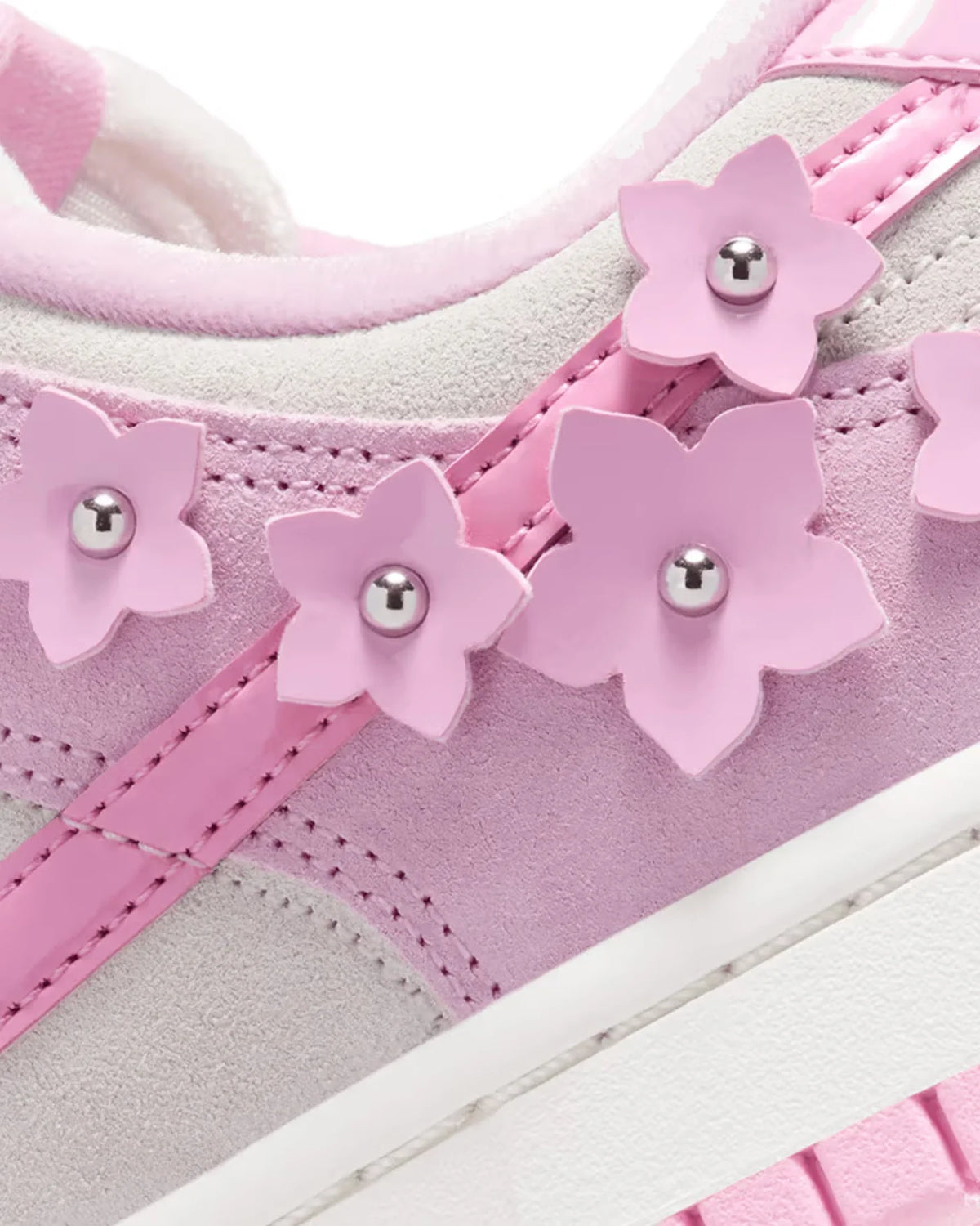 Overkicks - Nike Dunk Low Femme Pink Flower (Womens) (IV4726-600) - detalle talon