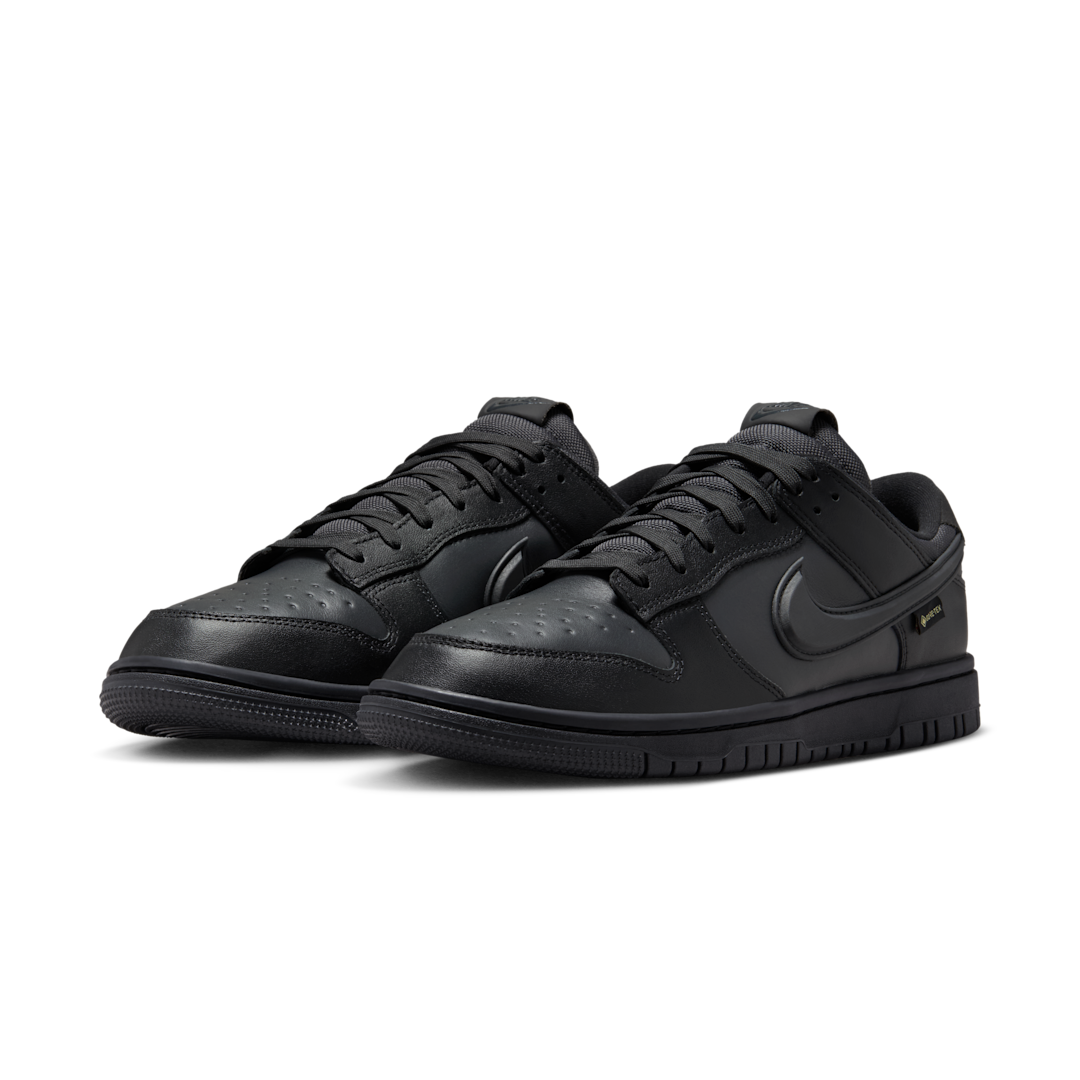 Overkicks - Nike Dunk Low Gore-Tex Triple Black (HQ2053-001) - vista trasera