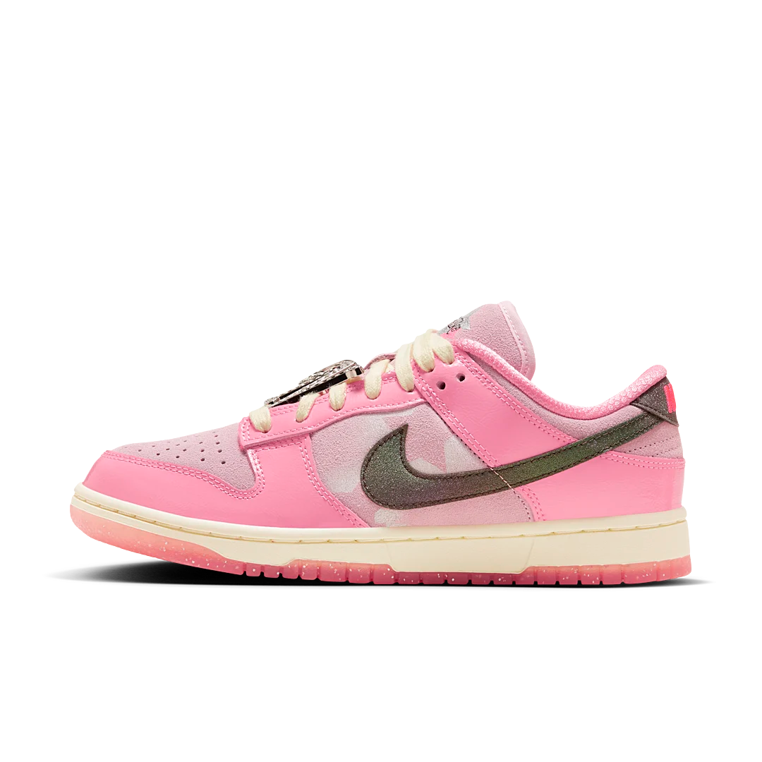 Overkicks - Nike Dunk Low LX Barbie (FN8927-621) - vista lateral