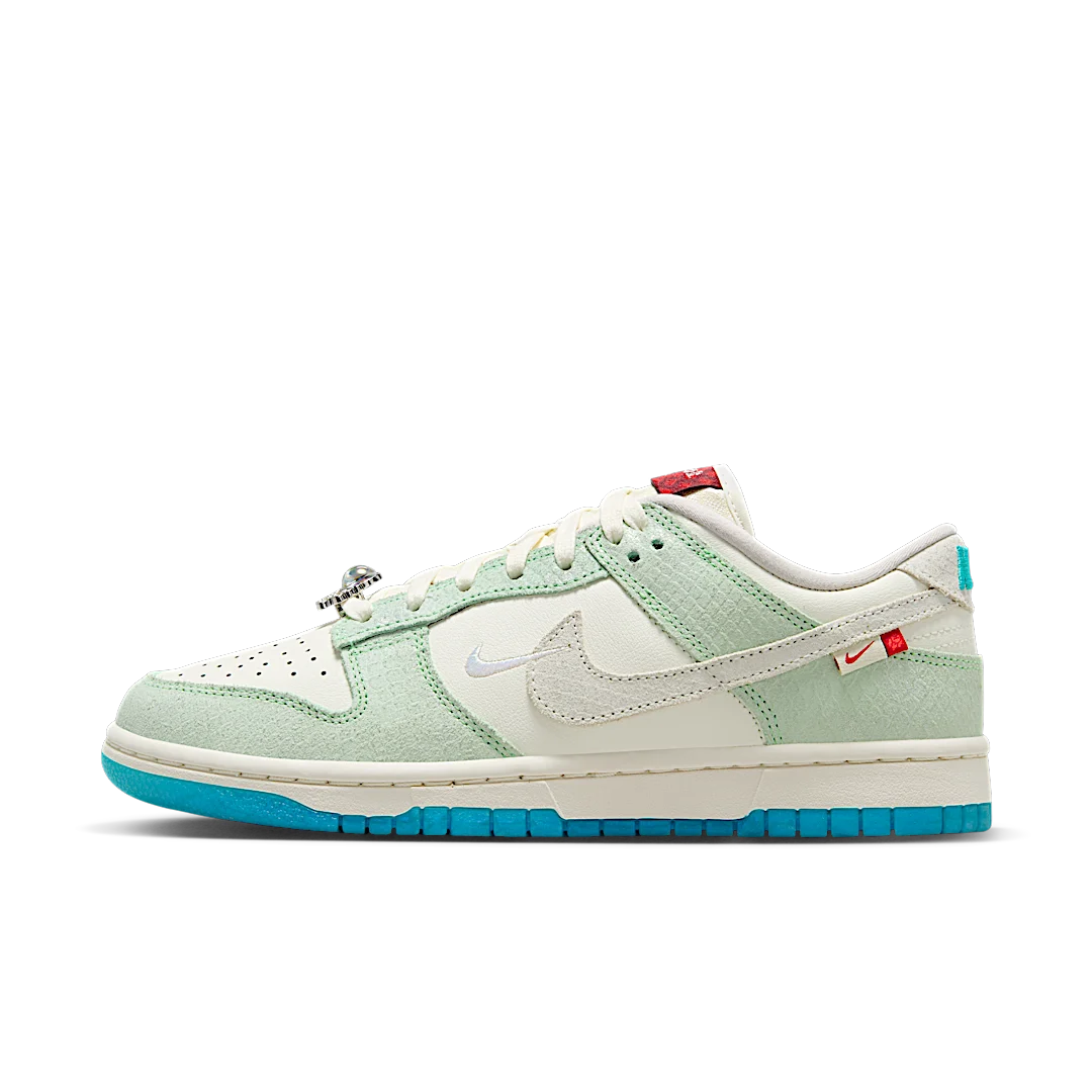Overkicks - Nike Dunk Low LX Year of the Dragon (2024) (FZ5065-111) - vista lateral