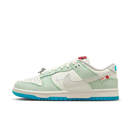 Overkicks - Nike Dunk Low LX Year of the Dragon (2024) (FZ5065-111) - vista lateral